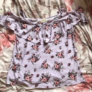 i’m selling this blouse. it’s a silky fabric.